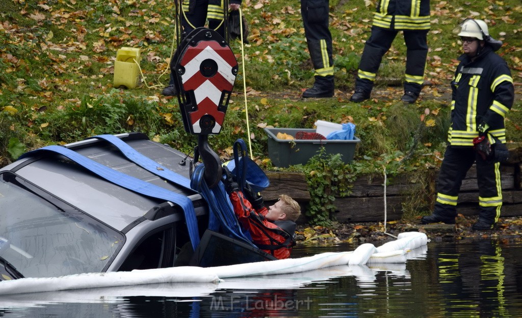 Einsatz BF Koeln PKW im See Koeln Esch P079.JPG - Miklos Laubert